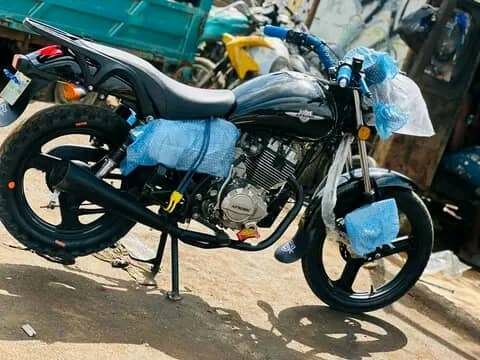 Moto Apsonic noire neuve