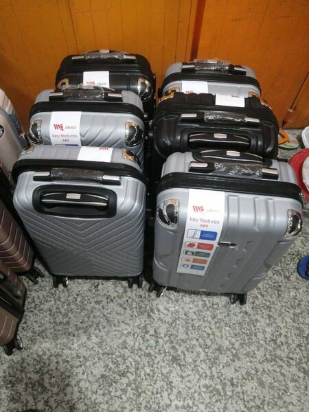 Valises rigides à roulettes