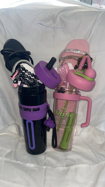 Gourde amusante avec accessoires