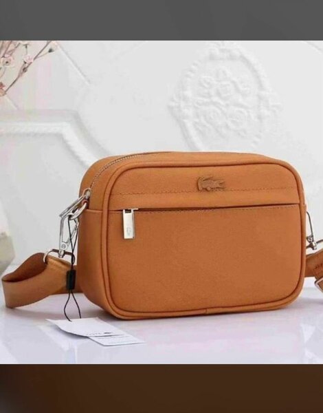 Sac banane Lacoste homme en cuir marron