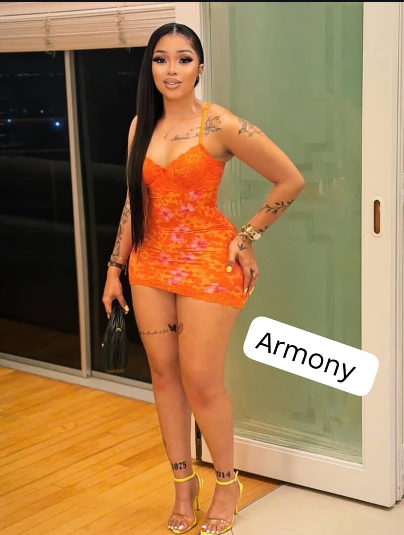 Robe courte sexy en dentelle