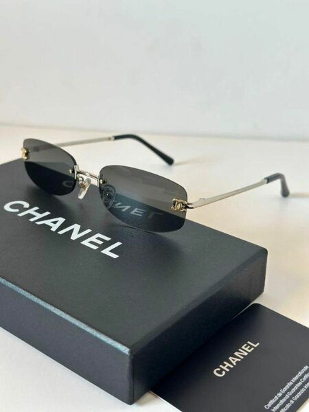 Lunettes de soleil Chanel