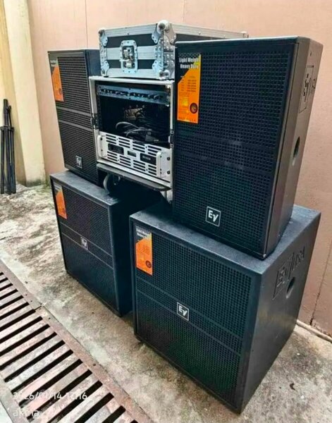 Enceinte professionnelle EV