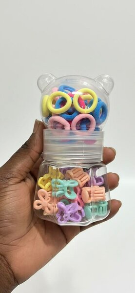 Boîte de pinces à cheveux colorées