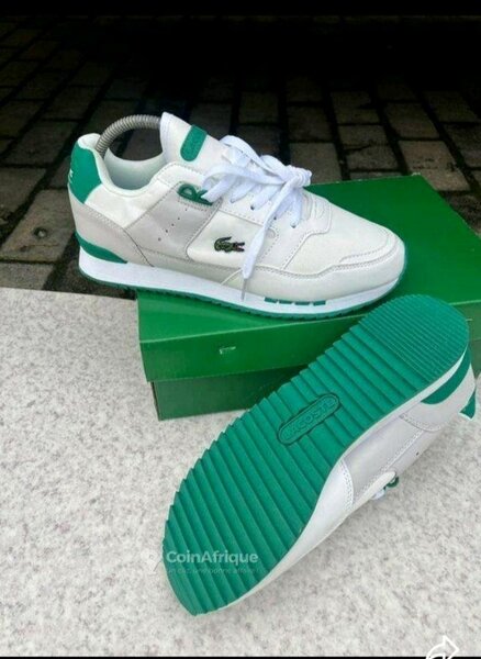 Chaussures Lacoste blanches et vertes