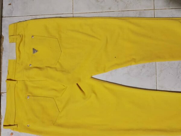 Pantalon femme jaune d’occasion