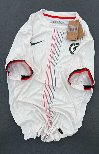 Maillots de football authentiques