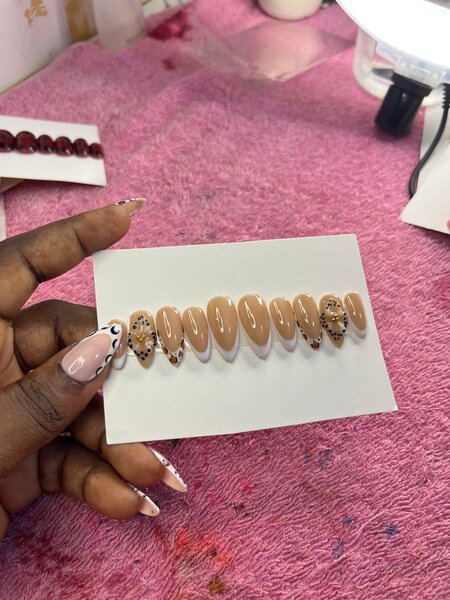 Ongles Prêts à Poser Stylés