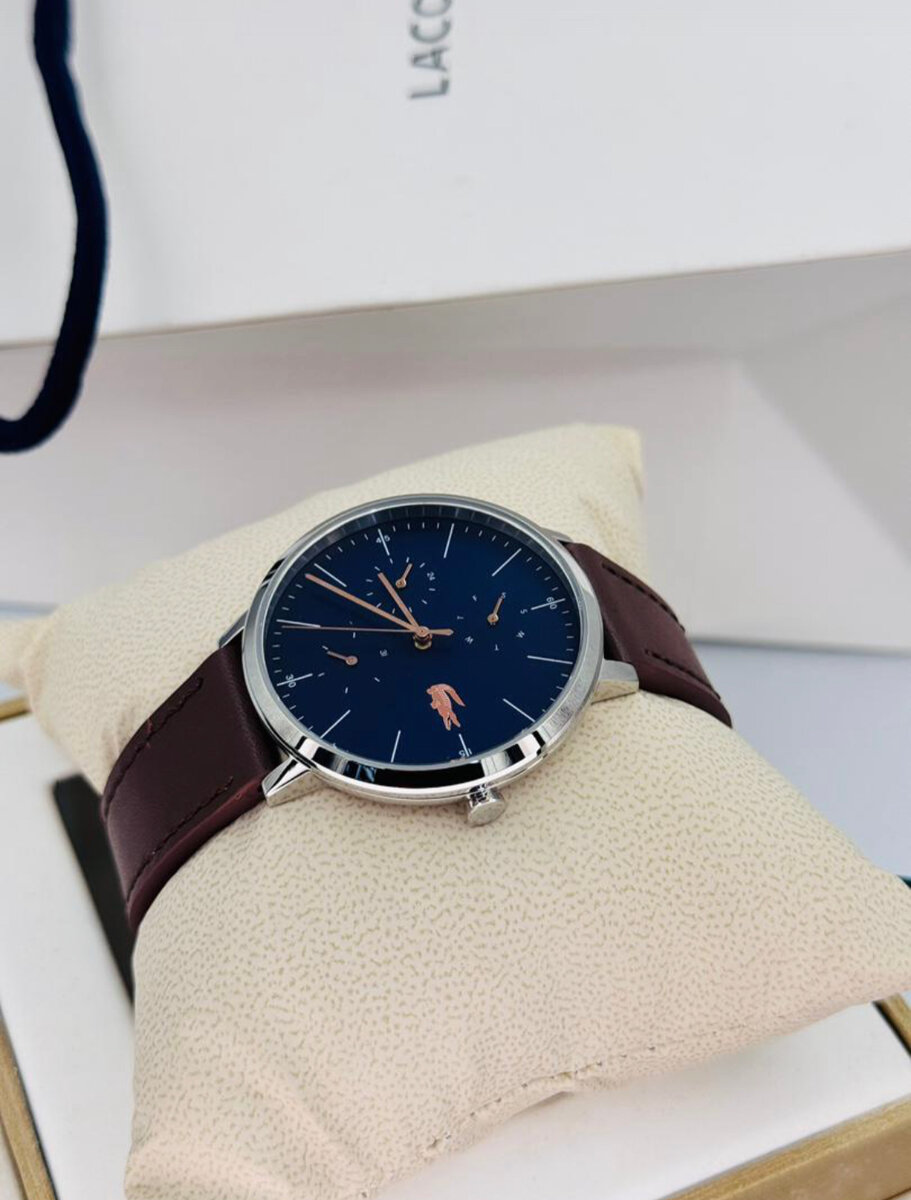 Montres élégantes Lacoste