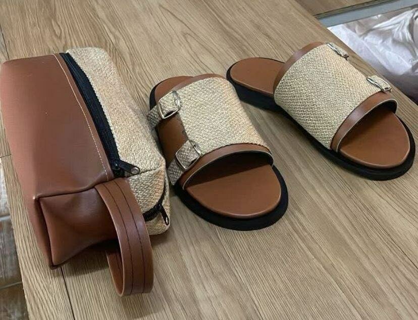 Sandales en cuir tissé