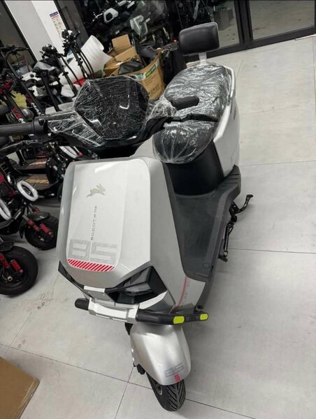 Scooter électrique moderne