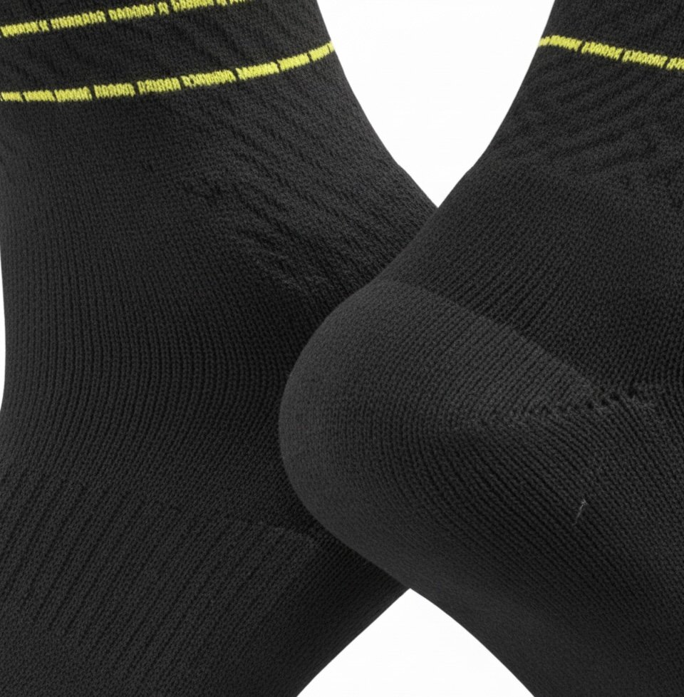 Chaussettes de sport noir et jaune