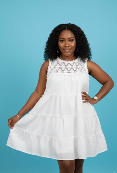 Robe d'été blanche élégante