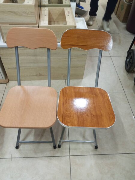 Chaises pliantes en bois