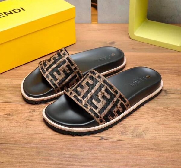 Sandales de plage tendance