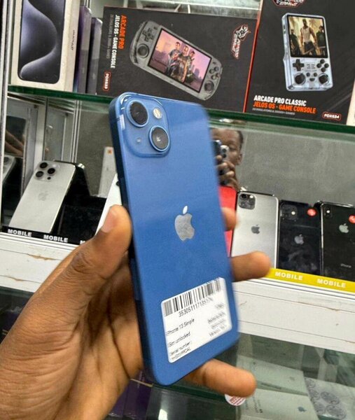 iPhone 13 bleu neuf 128 Go