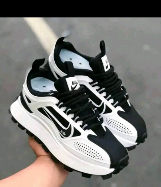 Chaussures Nike Air Max noir et blanc