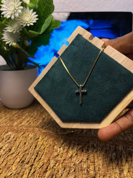 Collier croix élégante