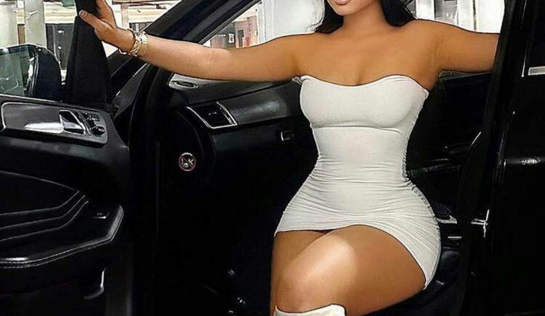 Robe blanche élégante pour femmes