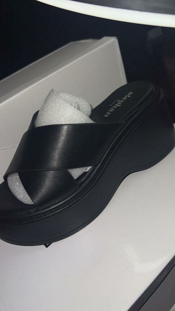 Sandales compensées élégantes