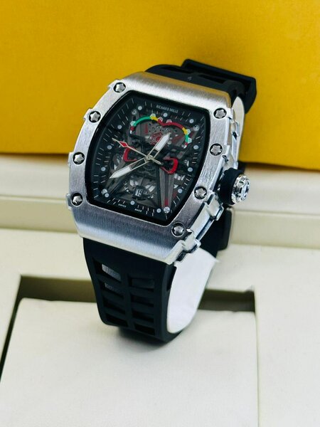 Montre sport en acier inox