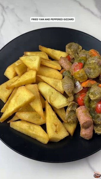 Igname frit avec gésier ou sau