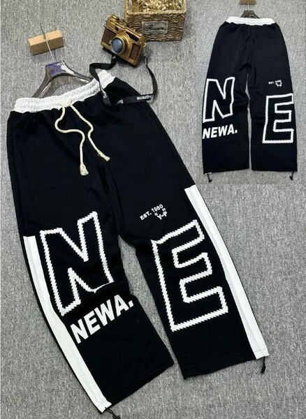 Ensemble survêtement noir avec lettres blanches NEWA