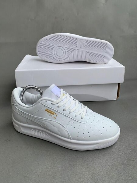 Baskets blanches classiques Puma