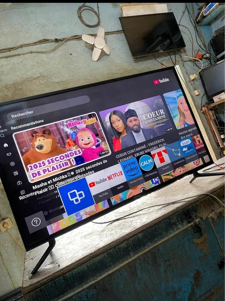 Téléviseur intelligent grand écran