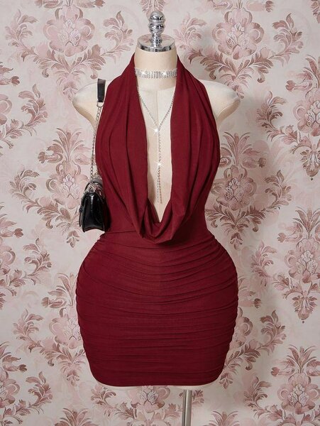 Robe rouge courte col en V pour femmes