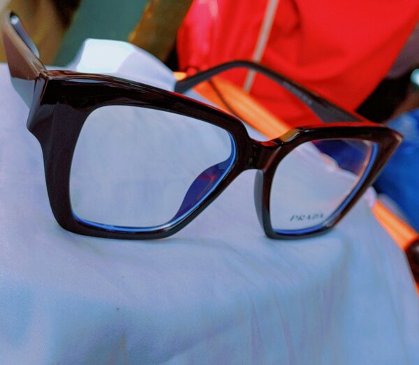 Lunettes carrées élégantes