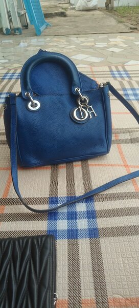 Sac à main bleu élégant