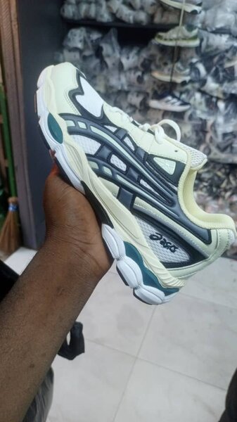 Chaussures running ASICS