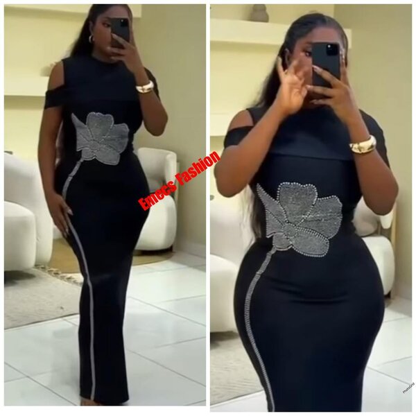 Robe longue noire avec détails en strass