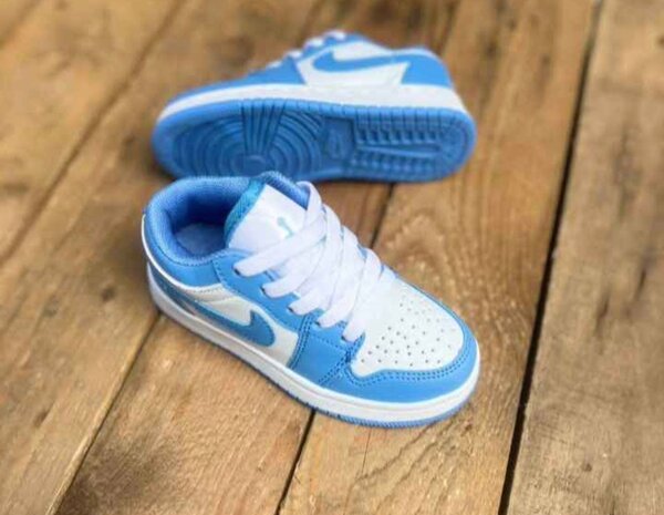 Baskets Enfant p(25 a 26)