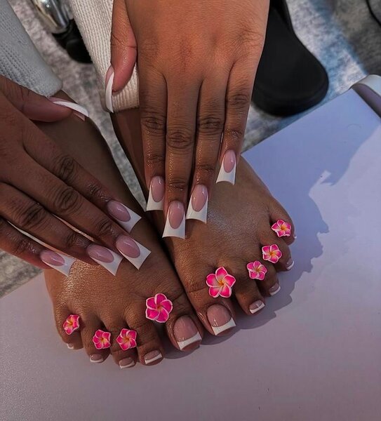 Pochoirs Nail Art Kit