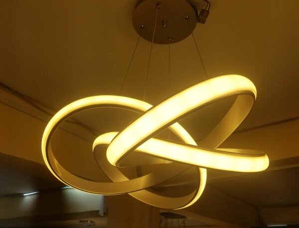 Lustre LED moderne en boucle