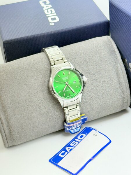 Montre Casio Verte Élégante