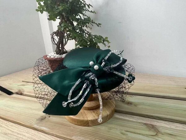 Bibi élégant avec voilette