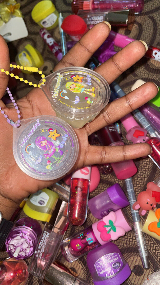 Baume à lèvres brillant ludique