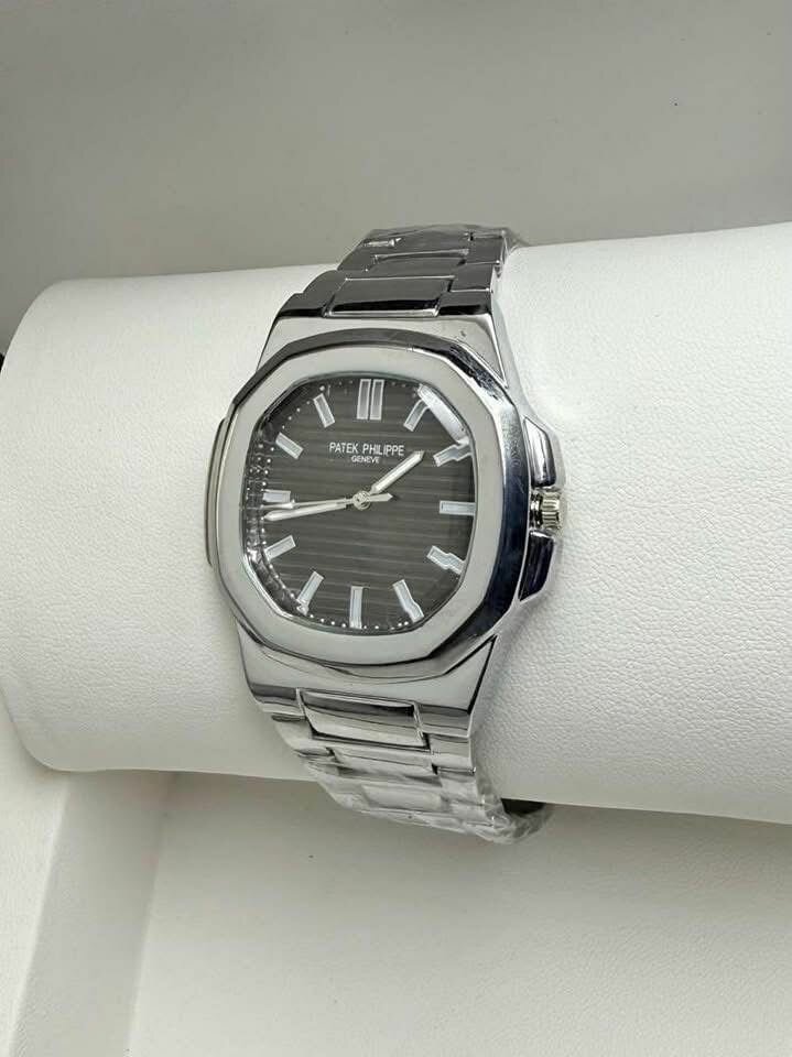 Montre de luxe acier inoxydable