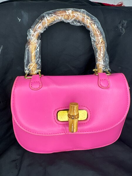 Sac à main rose élégant