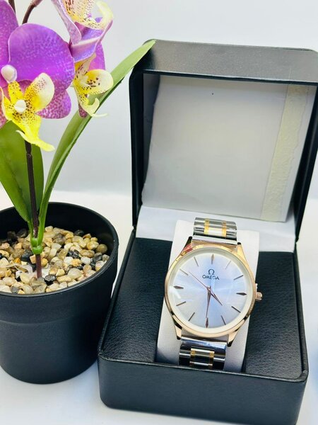 Montre luxe pour homme en or rose