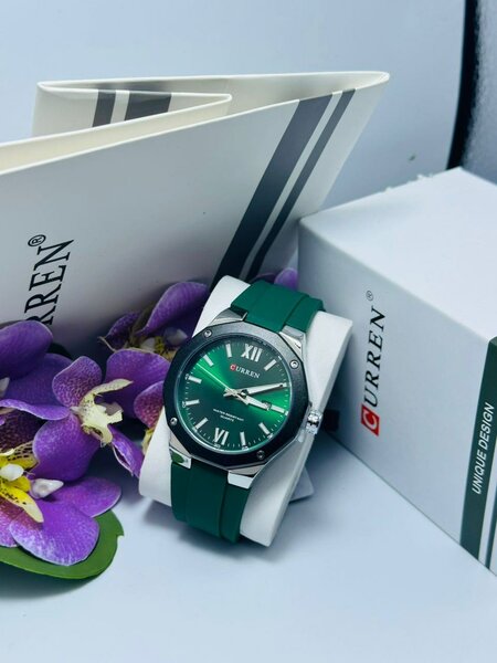 Montre Curren verte en cuir pour femme