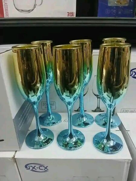 Ensemble de 6 verres à vin en verre doré