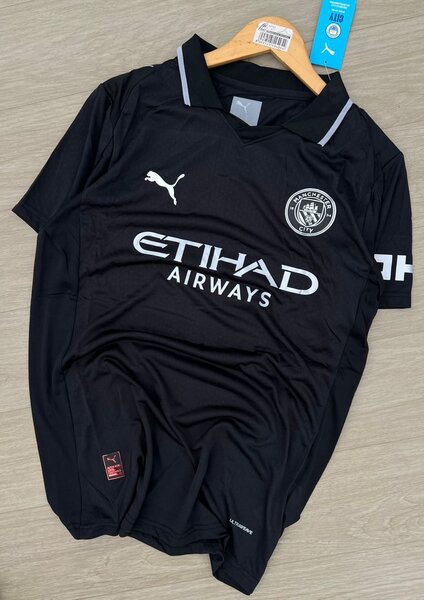 Maillot de foot noir Puma