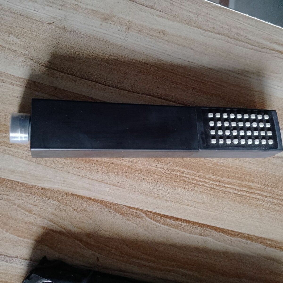 Pommeau de douche tres solide