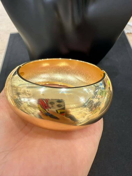 Bracelet large doré élégant