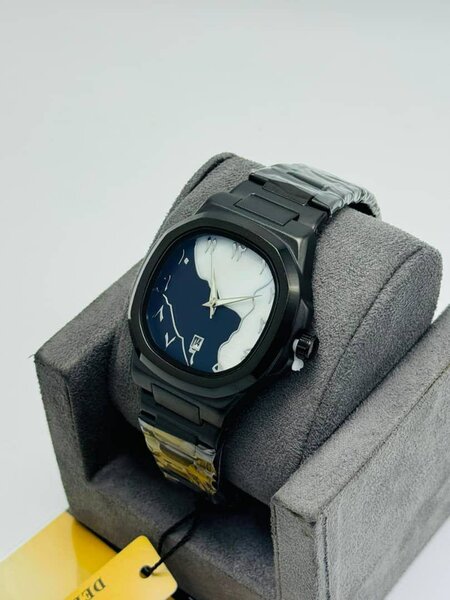 Montre Design Minimaliste