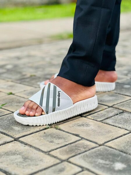 Claquettes Homme Confortables